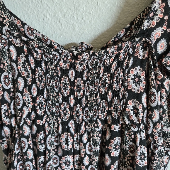 Patterned Romper - Picture 6 of 7